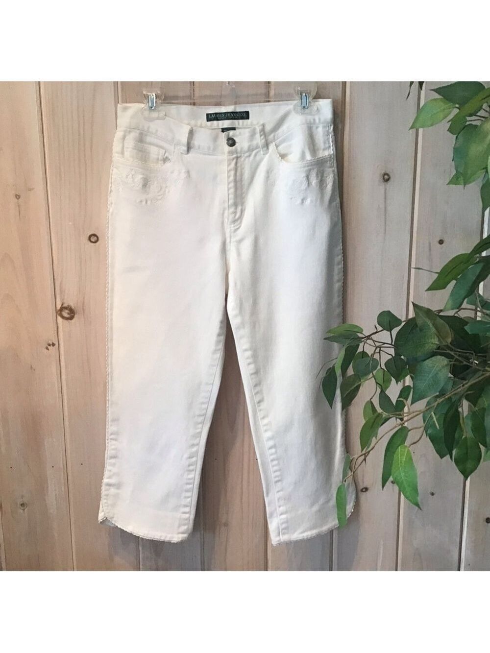 Ralph Lauren white Capri jean with embroidery